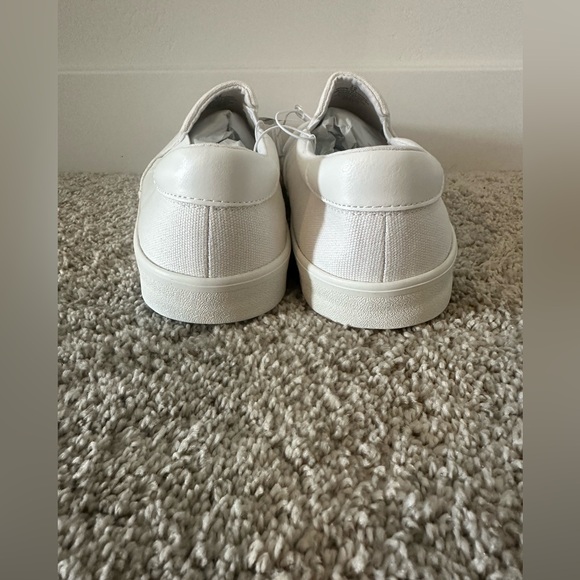NWT Old Navy White Canvas Slip on Shoes Size 10 - Picture 3 of 6